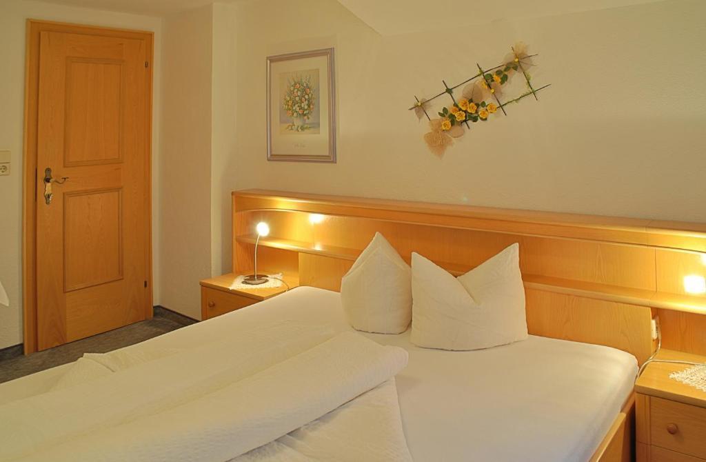 Gaestehaus Resi Jerzens Chambre photo